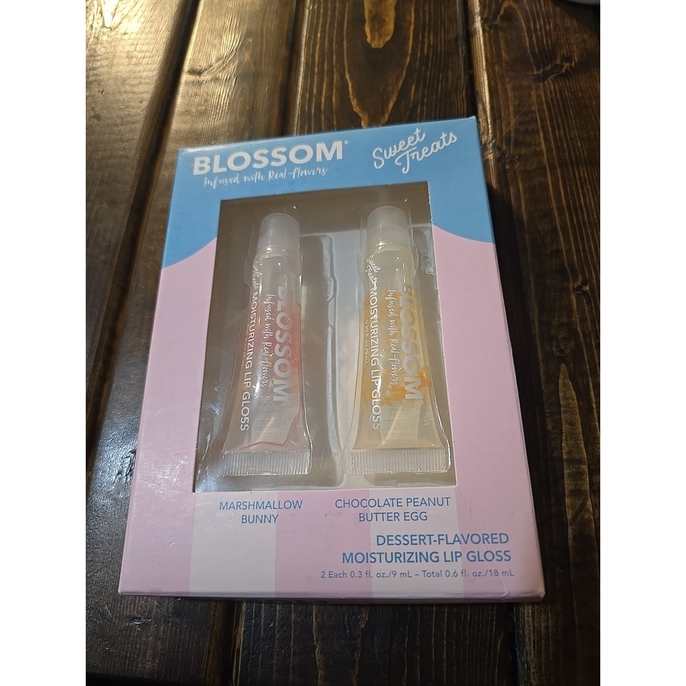 Blossom Moisturizing‎ Lip Gloss Infused w/ Real Flowers Chocolate / Marshmallow